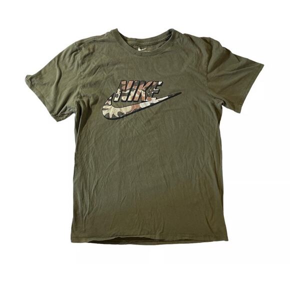 The Nike tee Green Camp Men’s Xxl Graphic T (q12) - Picture 1 of 4